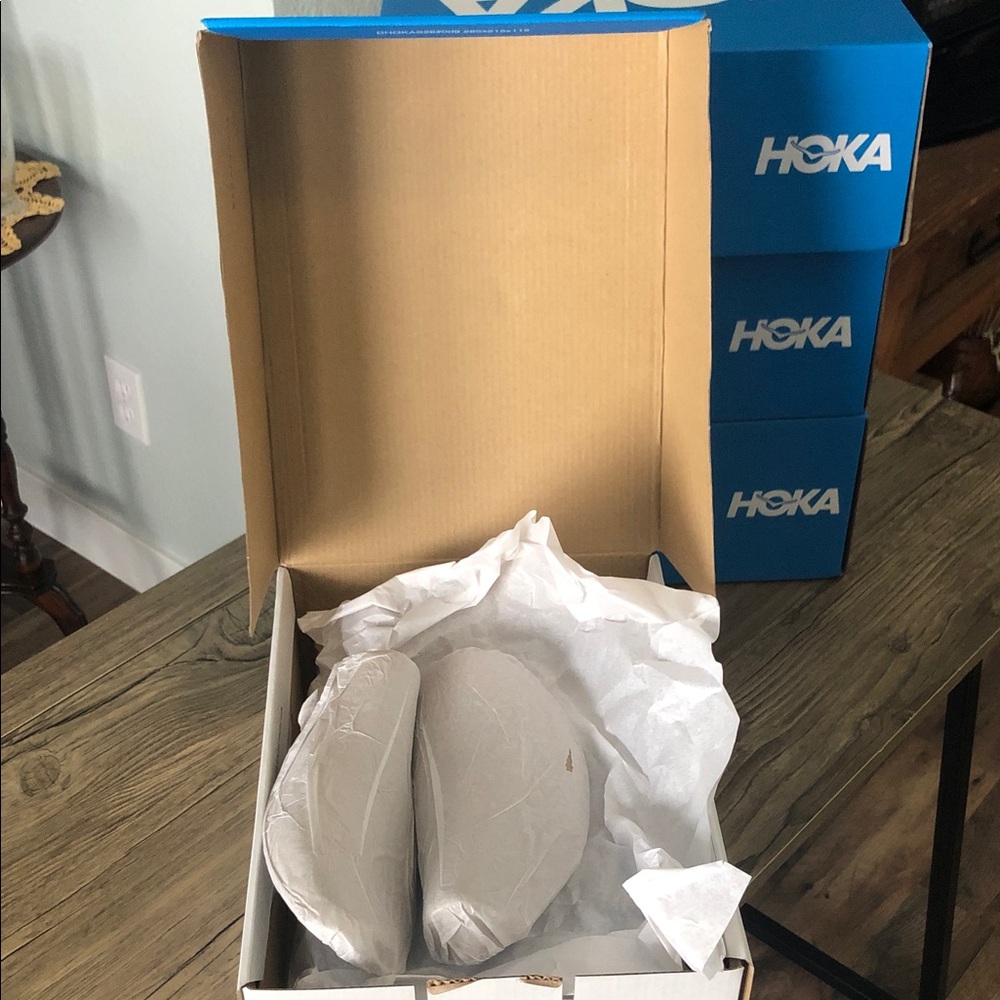 BUNDLE OF FOUR HOKA HINGED LID SHOE BOXES - Picture 3 of 16